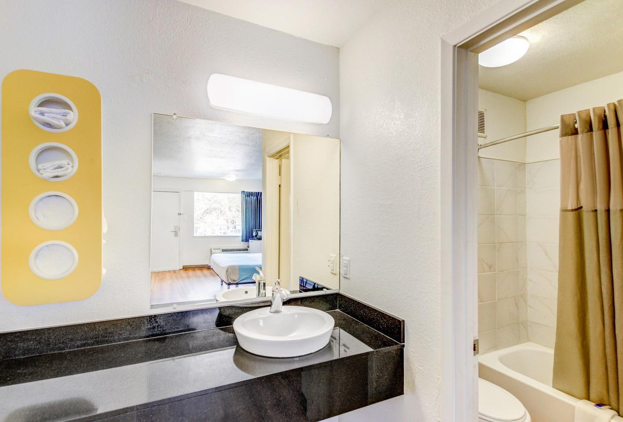 Motel 6 Waco - Lacy Lakeview Bellmead Dış mekan fotoğraf
